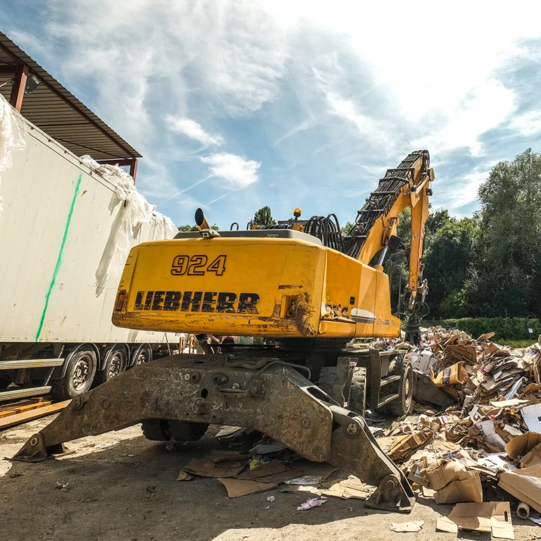 Engin de chantier en action